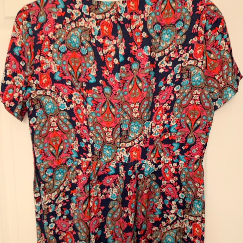 Fit-and-flare silky short sleeve blouse